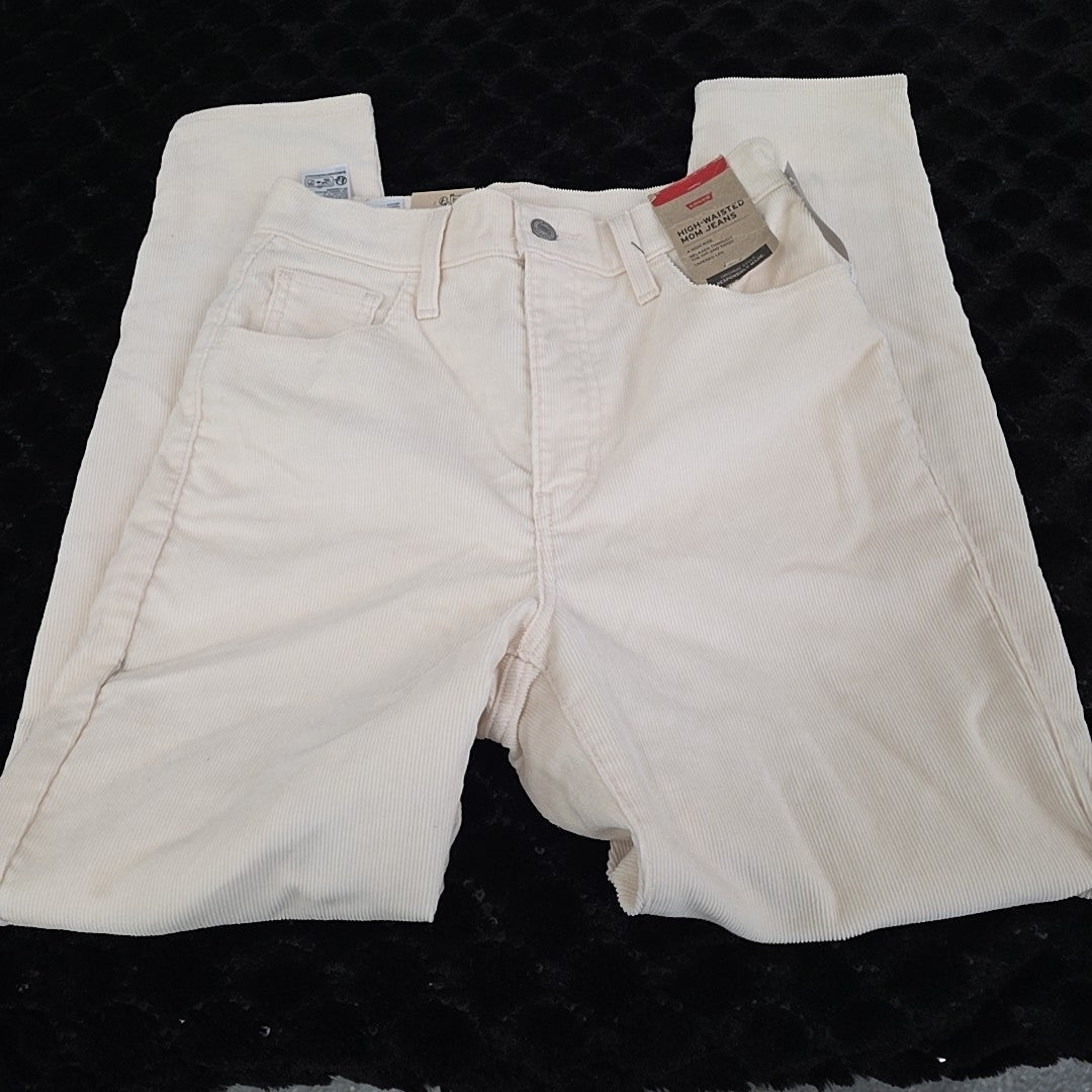 Levi's(r) Womens High-Waisted Mom Jeans (White Smoke) Women's Jeans